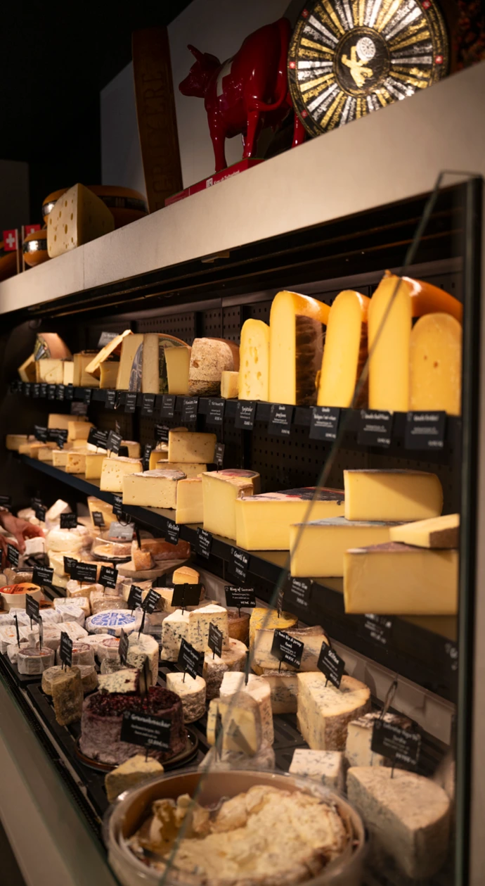 kazen, rauwe melk, ruim assortiment, meer dan 200 kazen, Zwitserse kaas, Valais, Bagnes